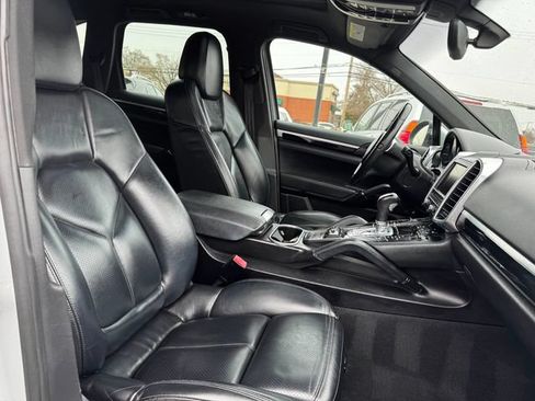 Used 2012 Porsche Cayenne S AWD/4WD image 19