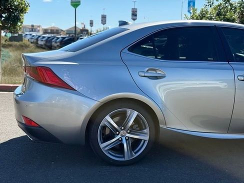 Used 2018 Lexus IS 300 w/ Comfort Package image 11