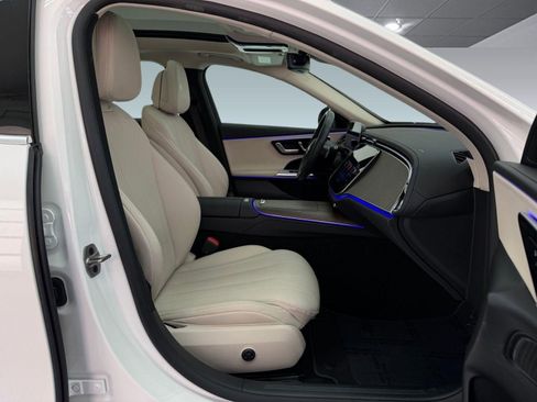 Used 2025 Mercedes-Benz E 450 4MATIC Sedan image 23