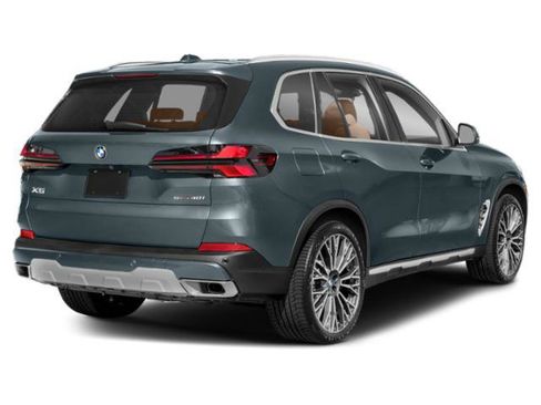 Used 2024 BMW X5 xDrive40i w/ M Sport Package AWD/4WD image 2