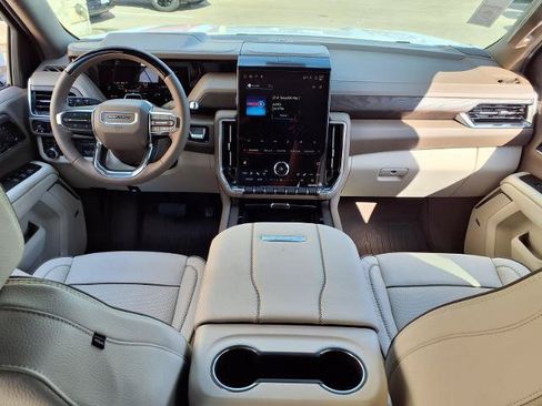 New 2026 GMC Yukon Denali w/ Denali Reserve Package AWD/4WD image 4