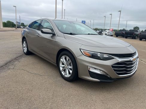 Used 2025 Chevrolet Malibu LT FWD image 7