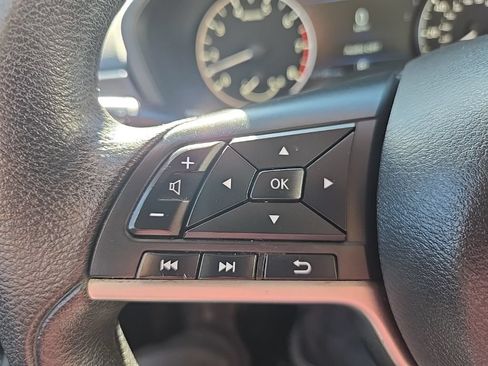 Used 2023 Nissan Altima 2.5 SV FWD image 14