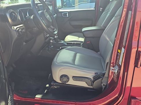 Used 2021 Jeep Gladiator Sport AWD/4WD image 11