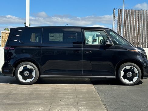 New 2025 Volkswagen ID. Buzz Pro S image 4