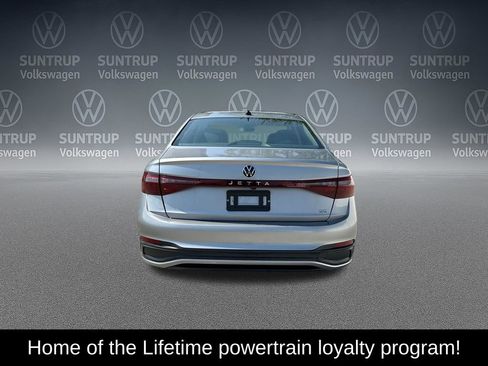 Used 2025 Volkswagen Jetta SE FWD image 4