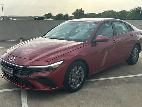 Certified 2024 Hyundai Elantra SEL FWD image 8