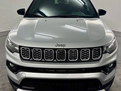 Used 2025 Jeep Compass Limited AWD/4WD image 3