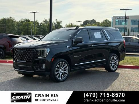 Used 2021 GMC Yukon Denali w/ Denali Premium Package AWD/4WD image 3