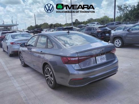 Used 2025 Volkswagen Jetta Sport FWD image 3