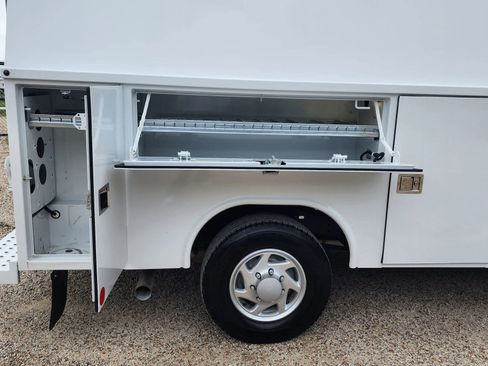 Used 2024 Ford E-350 and Econoline 350 Super Duty w/ Power Windows & Locks Group RWD image 16