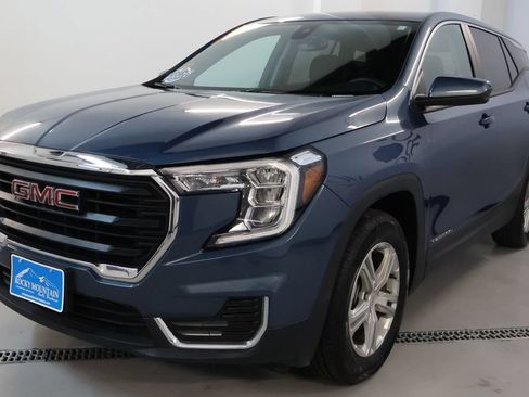 Used 2024 GMC Terrain SLE AWD/4WD image 3
