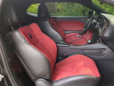 Used 2022 Dodge Challenger R/T Scat Pack image 27