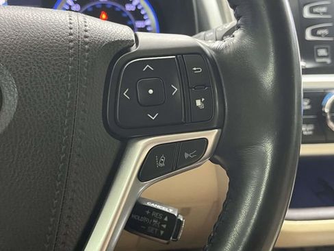 Used 2018 Toyota Highlander Limited AWD/4WD image 31