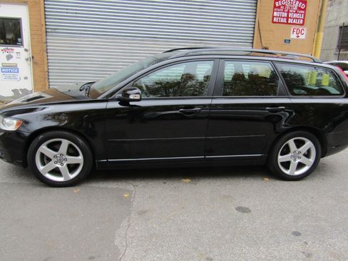 Used 2008 Volvo V50 2.4i image 2