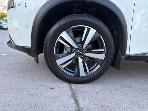 Used 2023 Nissan Rogue SL w/ SL Premium Package image 12