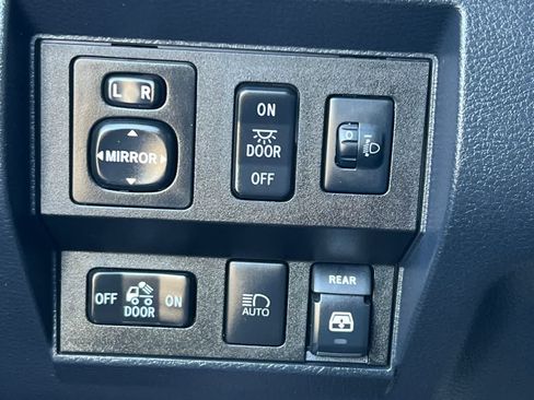Used 2019 Toyota Tundra SR5 RWD image 31