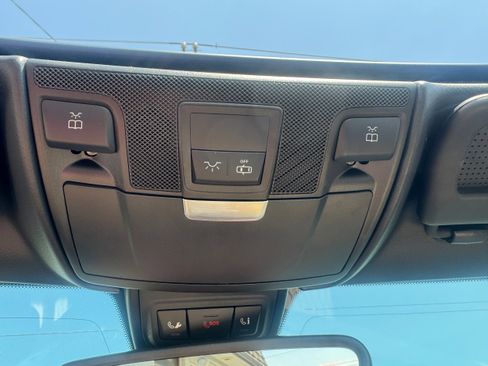 Used 2014 Mercedes-Benz SLK 250 image 10