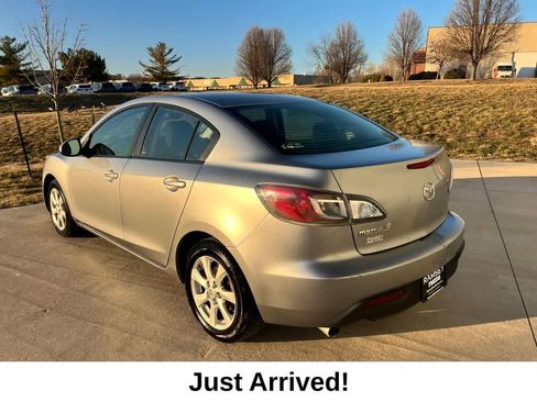 Used 2011 MAZDA MAZDA3 i Touring image 4