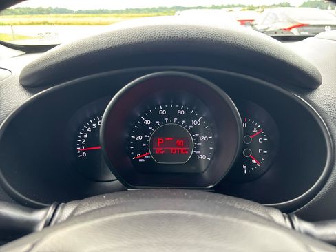 Used 2016 Kia Soul FWD image 14