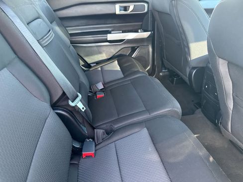 Used 2022 Ford Explorer XLT image 14