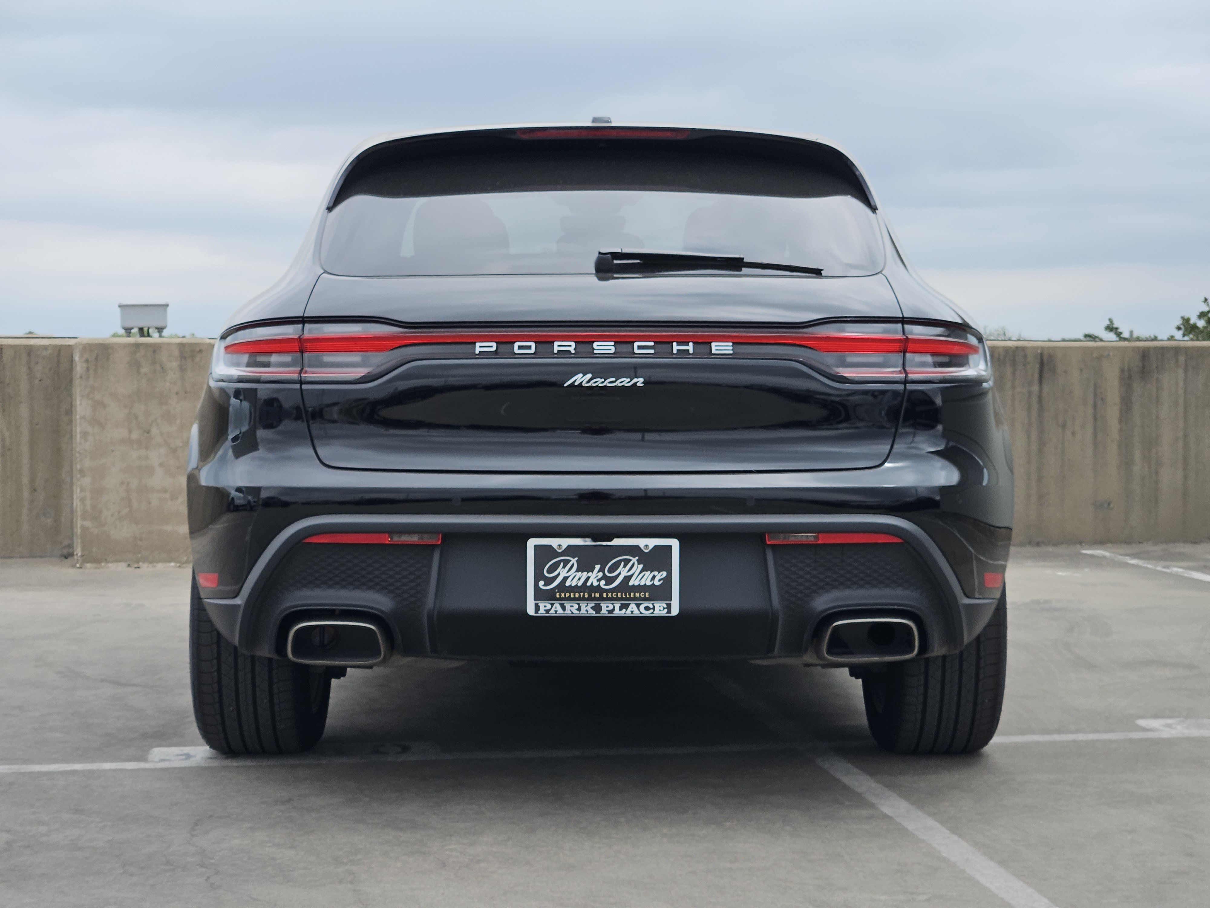 Certified 2026 Porsche Macan AWD/4WD image 7
