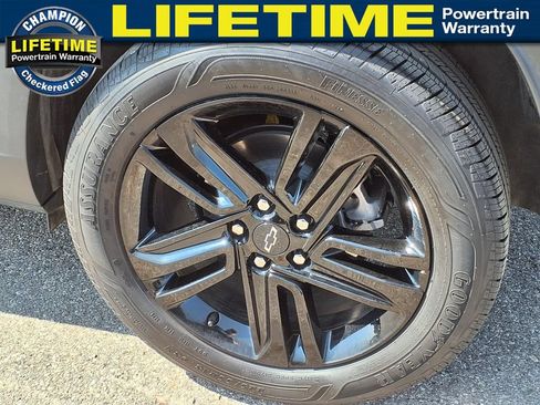 Used 2025 Chevrolet Trax ACTIV FWD image 9