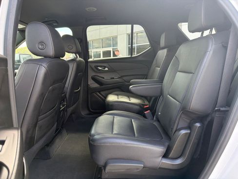 Used 2023 Chevrolet Traverse LT AWD/4WD image 18