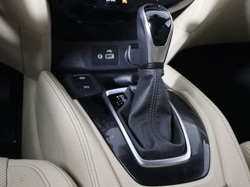 Used 2020 Nissan Rogue SL FWD image 29