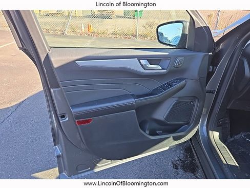 Used 2025 Ford Escape Platinum w/ Premium Technology Package image 16