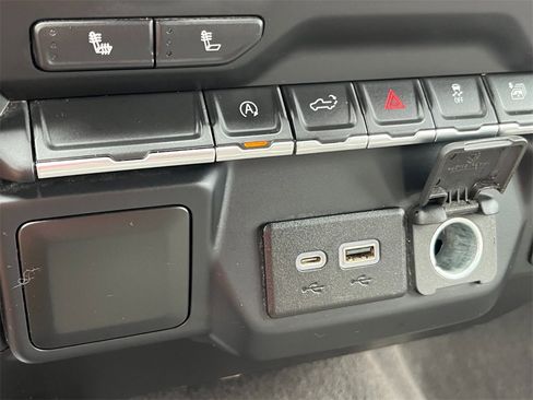 Used 2019 Chevrolet Silverado 1500 LT w/ Texas Edition image 51