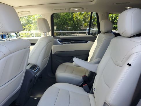 Used 2024 Cadillac XT6 Premium Luxury AWD/4WD image 13