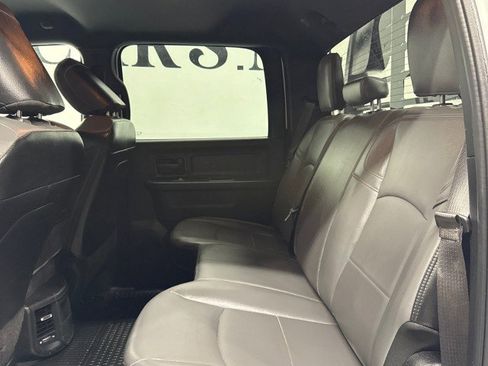 Used 2024 RAM 2500 Tradesman w/ Chrome Appearance Group image 33