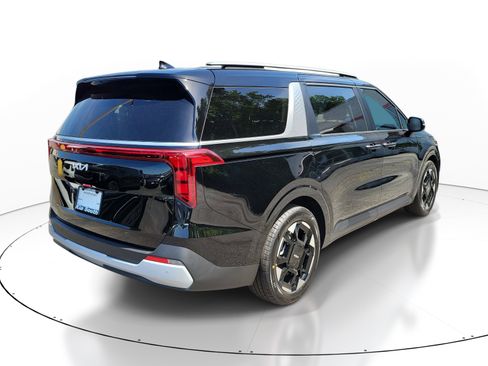 New 2026 Kia Carnival EX FWD image 6