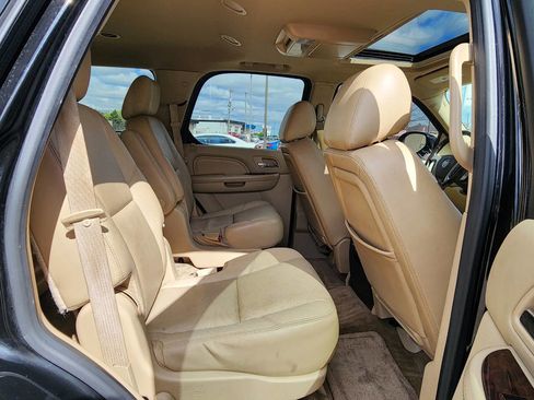 Used 2013 Cadillac Escalade Premium AWD/4WD image 16