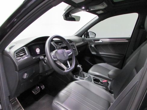 Used 2023 Volkswagen Tiguan SE R-Line FWD image 13