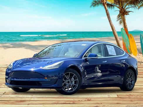 Used 2020 Tesla Model 3 Standard Range Plus RWD image 2