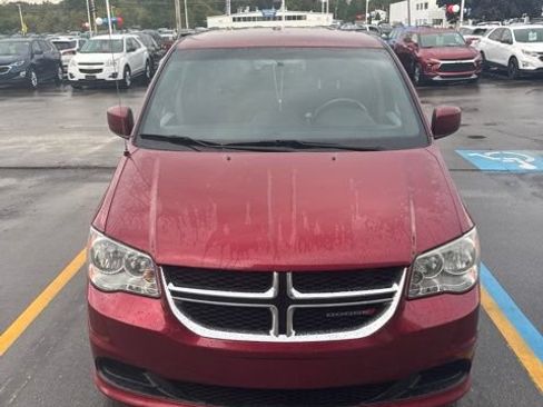 Used 2015 Dodge Grand Caravan SE FWD image 2