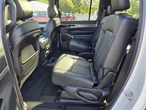 New 2025 Jeep Wagoneer Series II w/ Convenience Group I image 33