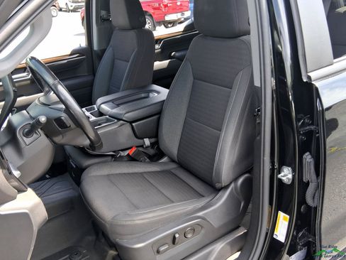 Used 2022 Chevrolet Silverado 1500 LT w/ Protection Package AWD/4WD image 11