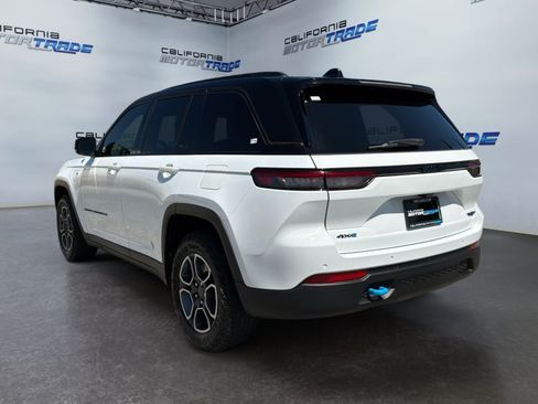 Used 2023 Jeep Grand Cherokee Trailhawk AWD/4WD image 7