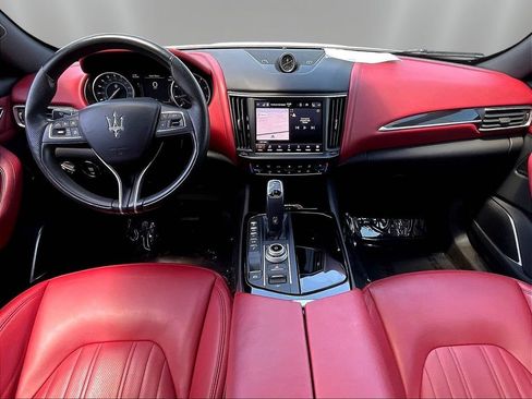 Used 2023 Maserati Levante GT AWD/4WD image 7