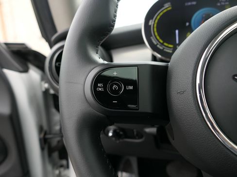 Used 2023 MINI Cooper SE image 17