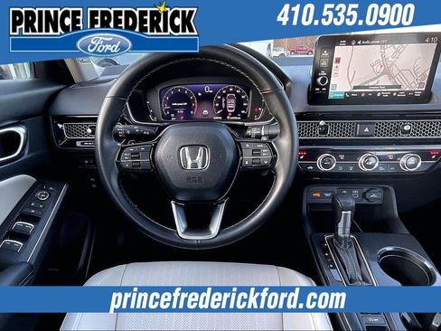 Used 2022 Honda Civic Touring image 5