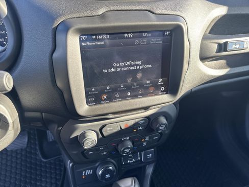 Used 2021 Jeep Renegade Latitude AWD/4WD image 11
