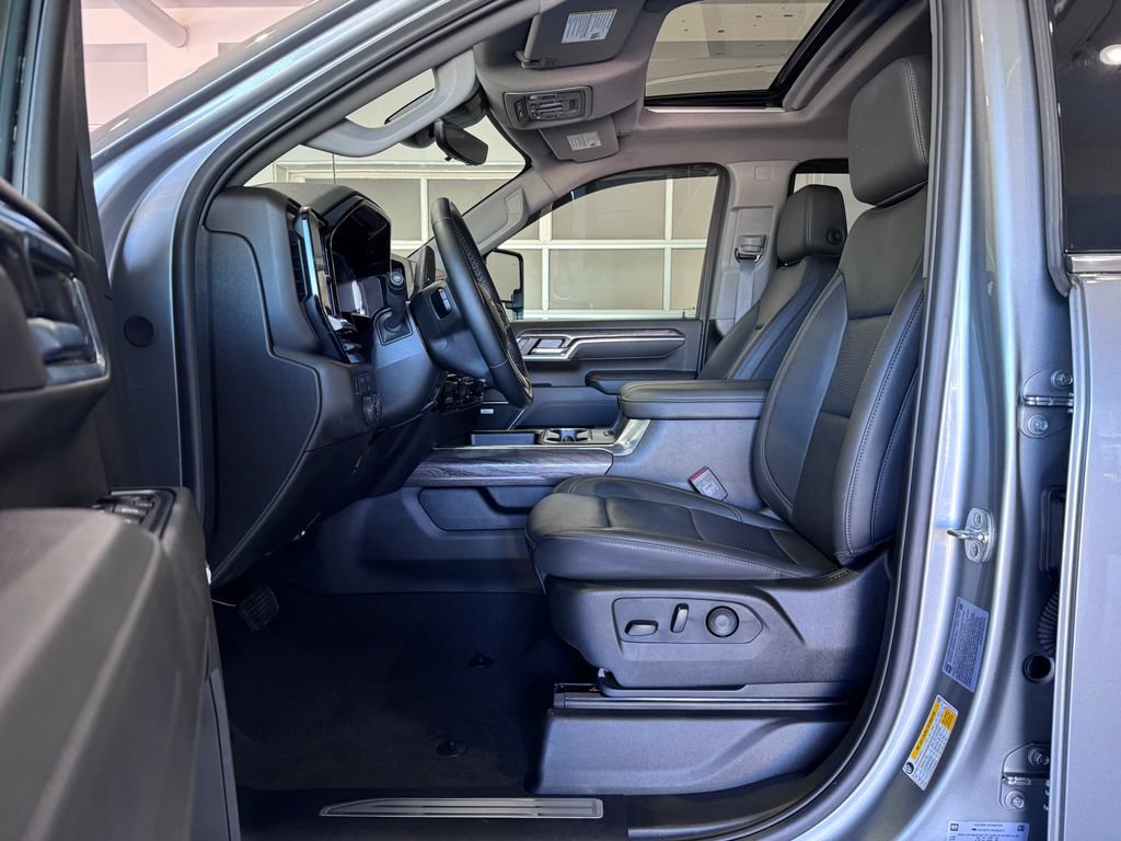 Certified 2025 Chevrolet Silverado 2500 LTZ w/ LTZ Plus Package AWD/4WD image 11