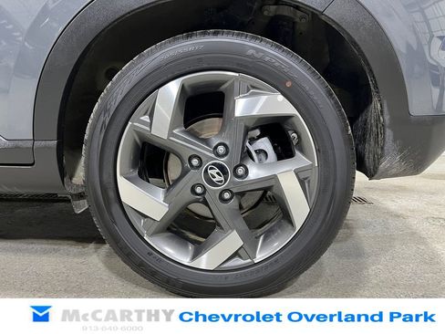 Used 2025 Hyundai Venue SEL image 30