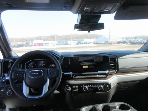 New 2026 GMC Sierra 1500 SLE image 15