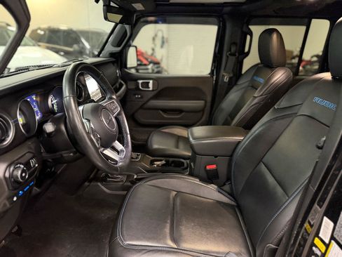 Used 2023 Jeep Wrangler Unlimited Rubicon 4xe w/ Cold Weather Group AWD/4WD image 16