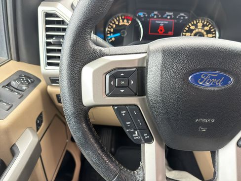 Used 2015 Ford F150 Lariat w/ Equipment Group 502A Luxury AWD/4WD image 22